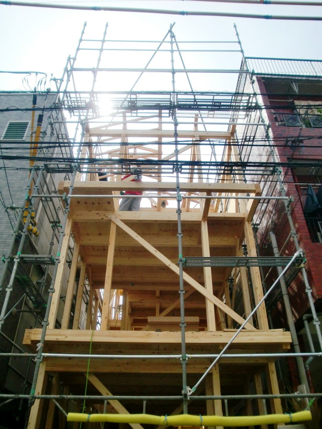 ブライト武蔵小山 上棟 - コトブキホームビルダー|目黒区・品川区の狭小地での注文住宅を手掛ける工務店 ブライト武蔵小山 上棟